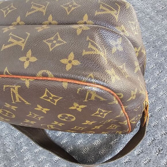 LOUIS VUITTON Reporter PM Monogram Crossbody Bag - Picture 10 of 15